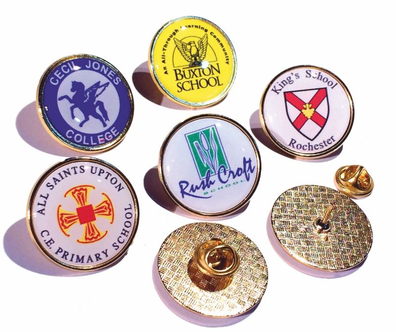 Premium Badge 25mm round gold clutch and printed dome